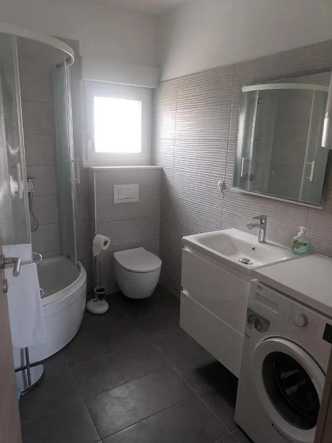 Ac Apartment With 2 Bedrooms And 2 Bathrooms-Free Private Parking Split